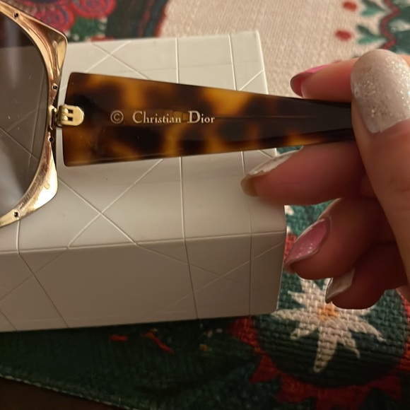 ♥️❤️♥️Christian Dior Enigmatic Sunglasses♥️❤️♥️ - Picture 5 of 7